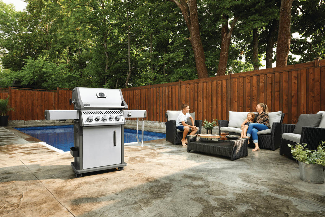 Napoleon Rogue SE 425 RSIB Gas Grill with Infrared Side and Rear Burners