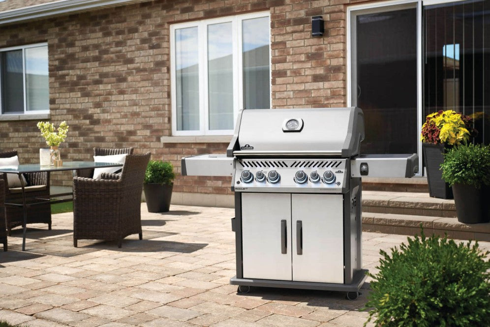 Napoleon ROGUE® SE 525 RSIB Gas Grill with Infrared Side and Rear Burners